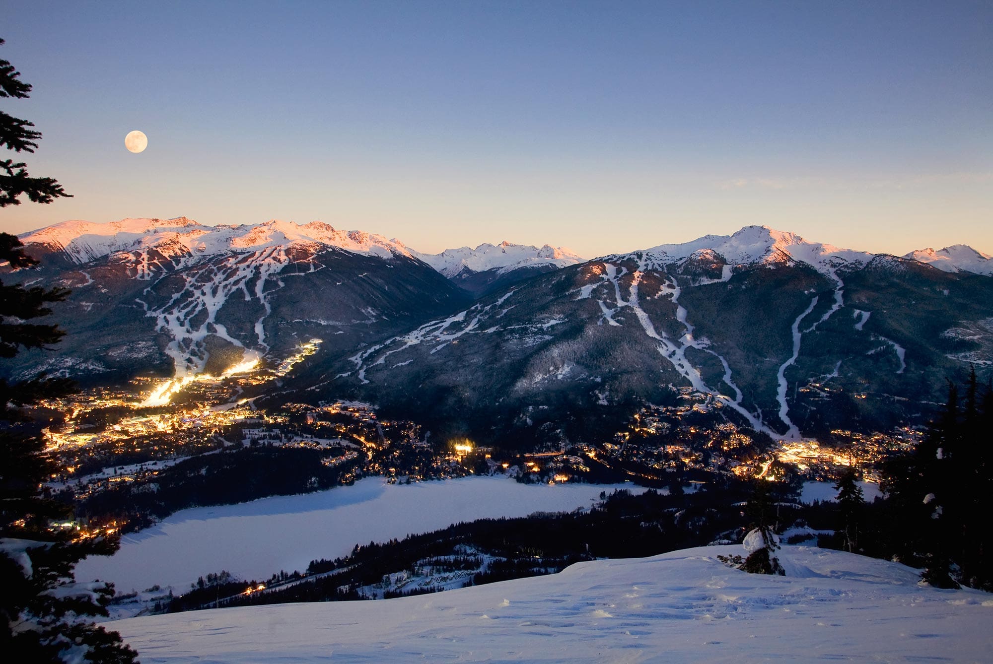 Black Tie Ski Rentals of Whistler - Sundial Hotel